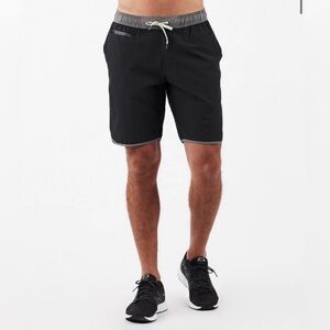 Vuori Banks Shorts 7” Inseam Black Gray Medium